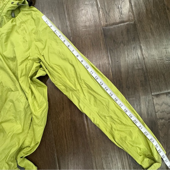 White Sierra Lightweight Rain Jacket - Picture 9 of 10